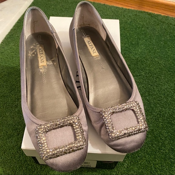Alfani grey satin embellished flats 7.5 - Picture 1 of 7